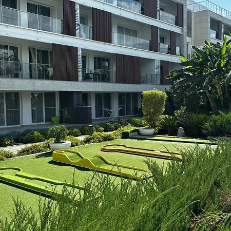 Cozy Courtyard Long Beach